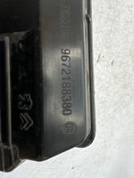 Citroen C4 Grand Picasso Pokrywa skrzynki bezpieczników 9672188380