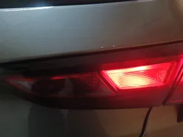 Opel Astra K Задний фонарь в крышке 39032993