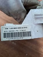 Volkswagen Golf IV Oro kondicionieriaus/ klimato/ pečiuko valdymo blokas (salone) 1J0820045G