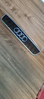 Audi A8 S8 D2 4D Griglia superiore del radiatore paraurti anteriore 4d0853651b