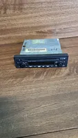 Audi A4 S4 B5 8D Radio / CD/DVD atskaņotājs / navigācija 8E0035186J