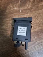 Audi 80 90 S2 B4 Botón interruptor de luz de peligro 4A0941509