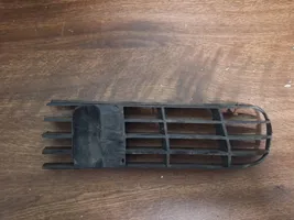 Audi 80 90 S2 B4 Grille inférieure de pare-chocs avant 