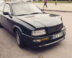 Audi 80 90 S2 B4 Mascherina inferiore del paraurti anteriore 