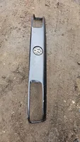 Volkswagen PASSAT B3 Front bumper upper radiator grill 357853659