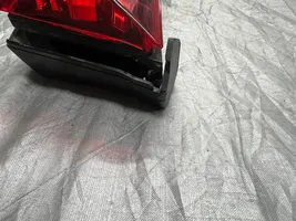 Volvo S60 Lampy tylnej klapy bagażnika 32133725