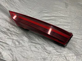 Volvo S60 Lampy tylnej klapy bagażnika 32133725