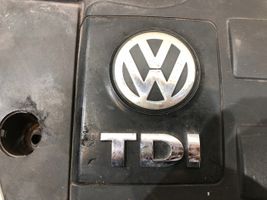 Volkswagen PASSAT B5.5 Variklio dangtis (apdaila) 