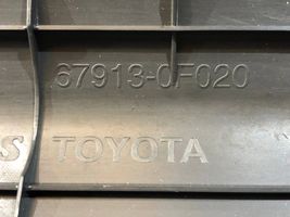 Toyota Verso Copertura del rivestimento del sottoporta anteriore 679130F020