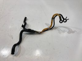 Audi A4 S4 B6 8E 8H Tuyau d'alimentation conduite de carburant 