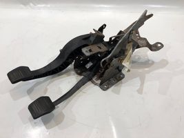 Ford Mondeo Mk III Pedal assembly 1s712450