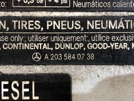 Mercedes-Benz C W203 Bouchon, volet de trappe de réservoir à carburant 2035840738