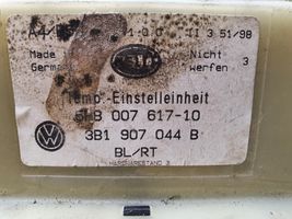 Volkswagen PASSAT B5.5 Oro kondicionieriaus/ klimato/ pečiuko valdymo blokas (salone) 3B1907044B