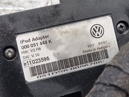 Volkswagen Golf V iPod jungtis 000051444K