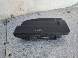 Renault Laguna III Couvercle de boîtier de batterie 244970001R