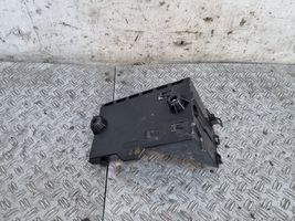 Peugeot 5008 Boîte de batterie 9663615380