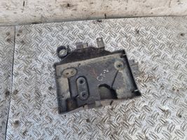 Mazda CX-7 Boîte de batterie K6805