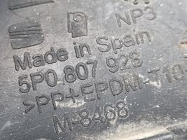 Seat Altea Zaślepka haka holowniczego zderzaka tylnego 5P0807928