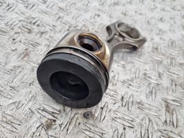 Volvo V40 Piston avec bielle 82L175