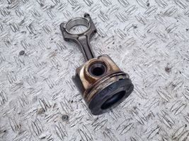 Volvo V40 Piston avec bielle 82L175