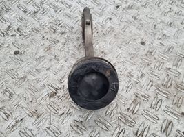 Volvo V40 Piston avec bielle 82L175