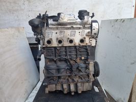 Volkswagen Golf VI Moottori CBA