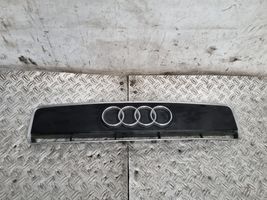 Audi A2 Front bumper upper radiator grill 8Z0853321