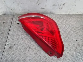 Ford Fiesta Luz trasera/de freno 8A6113405A