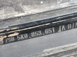 Volkswagen Golf VI Etupuskurin ylempi jäähdytinsäleikkö 5K0853651
