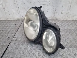 Mercedes-Benz E W211 Lampa przednia 15436001