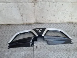 Mitsubishi Outlander Front bumper upper radiator grill 02009923