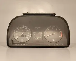 BMW 5 E28 Speedometer (instrument cluster) 87001122