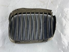 BMW 5 E39 Front grill 8159312