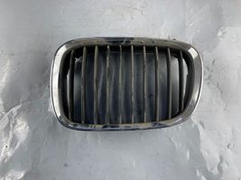 BMW 5 E39 Передняя решётка 8159311