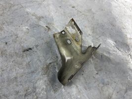 Volkswagen Polo IV 9N3 Supporto di montaggio del parafango 6Q0821141