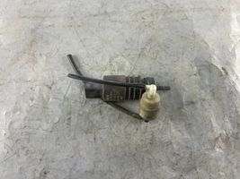 Volkswagen Polo IV 9N3 Pompe de lave-glace de pare-brise 1J6955651