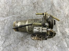 Toyota Corolla Verso E121 Boîtier de filtre à carburant 2339064450