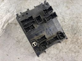 Nissan Patrol Y61 Module de fusibles Vc00a21