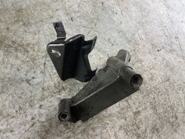 Mercedes-Benz E W210 Ohjaustehostimen pumpun kannake R6062360230