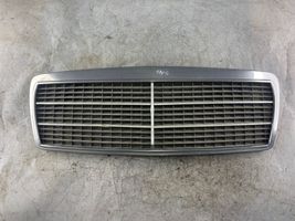 Mercedes-Benz E W210 Grille de calandre avant 2108880023