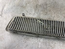 Volvo V70 Grille calandre supérieure de pare-chocs avant 8659875