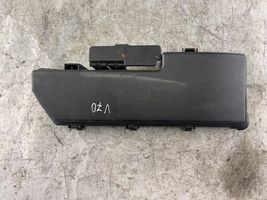 Volvo V70 Fuse box cover 9494211