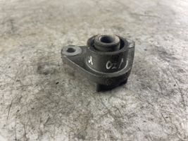 Volvo V70 Soporte de montaje del motor 8666205