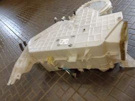 Mitsubishi Grandis Sisälämmityksen ilmastoinnin korin kotelo 4432105580