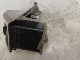 Mitsubishi Grandis Kojelaudan sivutuuletussuuttimen kehys GN71104670