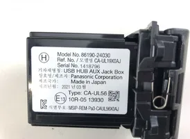 Lexus ES 300h Connettore plug in USB 8619024030