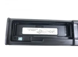 Mercedes-Benz SL R230 CD/DVD-vaihdin A2208274642