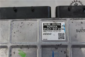 Toyota Avensis T270 Variklio valdymo blokas 2759004733
