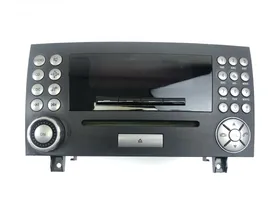 Mercedes-Benz SLK R171 Panel / Radioodtwarzacz CD/DVD/GPS MF2420