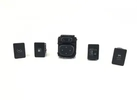 Toyota Avensis T270 Other switches/knobs/shifts 8447005010